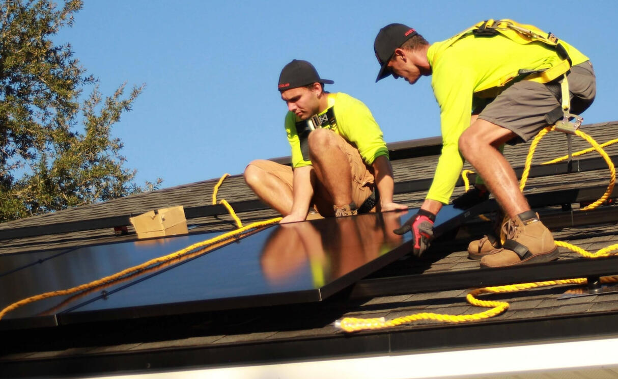 House in Dallas with solar panels on its roof.